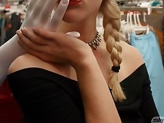 9 pictures - Leisel Bonnke in the Seasonal Aisle