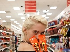 9 pictures - Leisel Bonnke in the Seasonal Aisle
