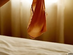 9 pictures - Freda Motten Has Ballerina Feet