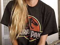 9 pictures - Riley Anne in Jurassic Peaks