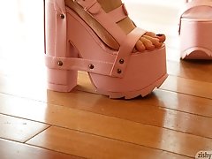 8 pictures - Nickey Huntsman Sends Out Good Vibes